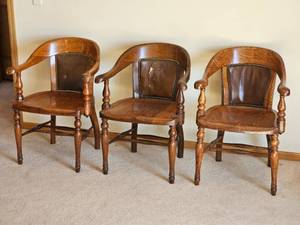 lot 40 image: Set of Three Antique Victorian Parlor Chairs