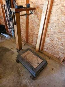lot 7 image: Primitive Fairbanks Floor ScaleGrain Scale