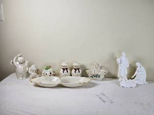 lot 281 image: Lenox Holiday Dcor Pieces