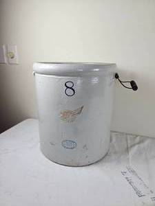 lot 59 image: Number 8 Red Wing Stoneware Crock