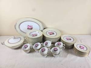 lot 361 image: Nippon Toki Kaisha Noritke China Set
