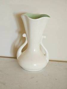 lot 201 image: #505 Red Wing Pottery Double Handled Vase