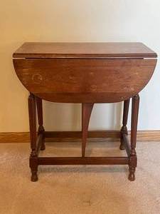 lot 231 image: Mid-Century Modern Vintage Drop-Leaf Accent Table - Shur Wood Designs