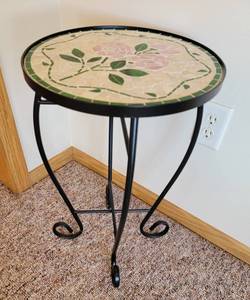 lot 176 image: Pink Rose Bouquet Mosiac Tile Top Side Table