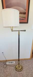 lot 185 image: Stiffel Brass Arm Floor Lamp
