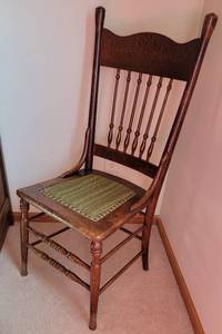 lot 194 image: Antique Oak Farm Chair with Green Tack Seat