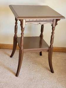 lot 197 image: Mocha Eastlake Side Table