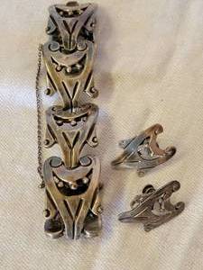 lot 124 image: Taxco Sterling Silver Bracelet and Earrings Set  J. Flores 87g