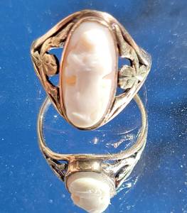 lot 136 image: Victorian Gold Carved Cameo Ring