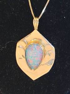lot 101 image: Fire Opal 14K Gold Artisan Pendant Necklace