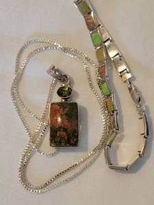 lot 134 image: Sterling Silver Unakite and Peridot Pendant Necklace and Bracelet