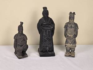 lot 268 image: Awesome Vintage Chinese Terra Cotta Figures - (3)