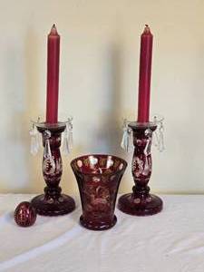 lot 257 image: Vintage Bohemian Scarlet Glass Decor Collection