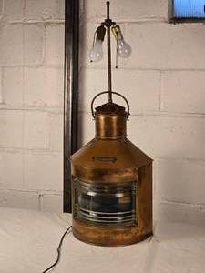 lot 22 image: Authentic Vintage Copper Starboard Mast Lantern Table Lamp