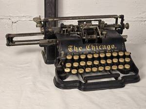 lot 76 image: Antique Chicago Writing Machine Co. Typewriter - The Chicago - c. 1890-1900