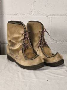 lot 81B image: Amazing Norwegian Fimbul Seal Fur Boots - Size 46 (M)