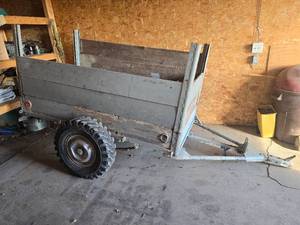 lot 82 image: Sturdy Farm Box Trailer