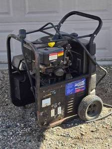 lot 307 image: PowR-Quip Industrial 7500W Gas Generator - 70030705