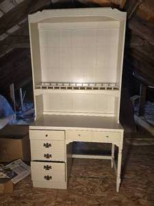 lot 165 image: VINTAGE ETHAN ALLEN WHITE COUNTRY FRENCH WRITING DESK WITH BOOKSHELF