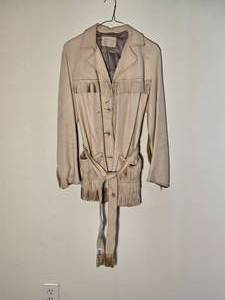 lot 167 image: GROOVY RETRO VINTAGE LEATHER FRINGE WOMENS LEATHER JACKET - MID-WESTERN