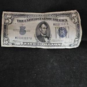 lot 7 image: 1934 $5 Silver Certificate, C Series