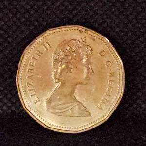 lot 40 image: 1987 Canadian Loonie Dollar Coin
