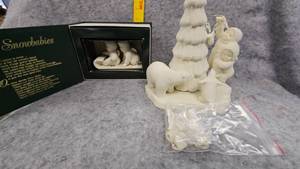 lot 86 image: Snowbabies Lift Me Higher, I Cant Reach, Down the Hill We Go