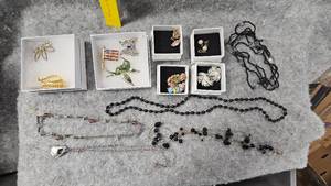 lot 96 image: Vintage Jewelry Lot, assorted Necklaces, earrings, etc