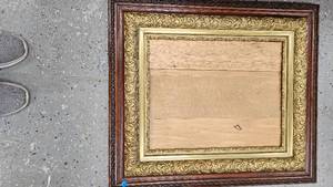 lot 110 image: Vintage 60 yr old Gold Trimmed Picture Frame, excellent condition