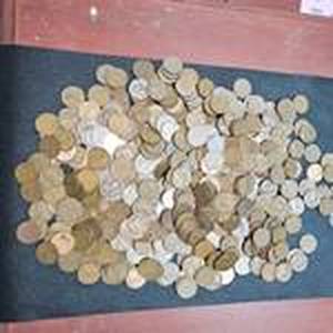 lot 129 image: 500 Count bag of Wheat Pennies