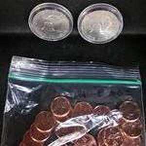 lot 130 image: 2009 UNC Lincoln Bag of 100, 2 Ikes-76 Bicentennial