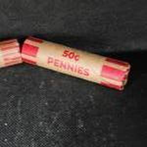 lot 132 image: 2 Rolls of Wheat Pennies