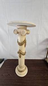 lot 2 image: Pedestal Table  31H, Table top has 15 Diameter