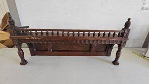 lot 5 image: Decorative OrganPiano Top Piece