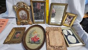 lot 22 image: Vintage Picture LotPicture Frames