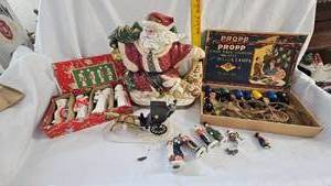 lot 39 image: Christmas Lot