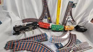 lot 43 image: Metal Model Train and Tracks-Vintage