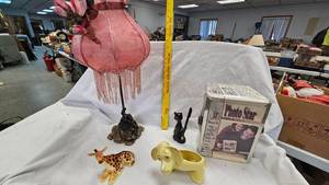 lot 59 image: Lamp, Giraffe, Cat Pen Set, Planter, Photo Showcase