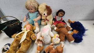 lot 70 image: Stuffed Animal and Puppet Lot