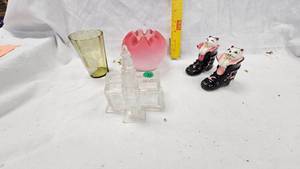 lot 73 image: Fenton Ripple Bowl and Mary Gregory Glass, Glass Church