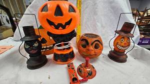 lot 84 image: Assorted Halloween