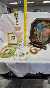 lot 85 image: Lamp, Dcor Scene Lamp, Fairy Tale Bowl