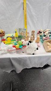 lot 141 image: Easter Lot