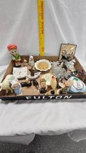 lot 142 image: Silohoutte Picture, Figurines, Minatures