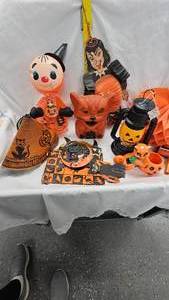 lot 144 image: Halloween Lot