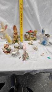 lot 148 image: Vintage Easter Lot