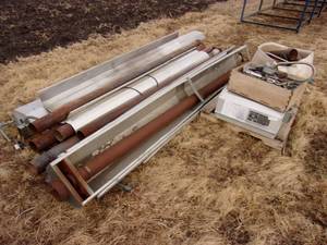 lot 18 image: Gordon Ray Radiant Tube Heaters LP Gas