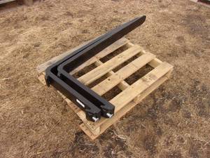 lot 27 image: Pair of 48x4 Pallet Forks (UNUSED)