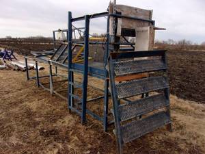 lot 32 image: 17 x 4 Cat Walk WSteps