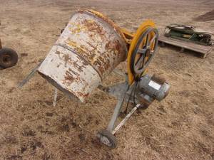 lot 47 image: Electric Concrete Mixer